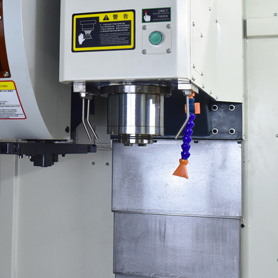 3 capacidad de carga máxima vertical del centro de mecanización del CNC de AXIS 400KG